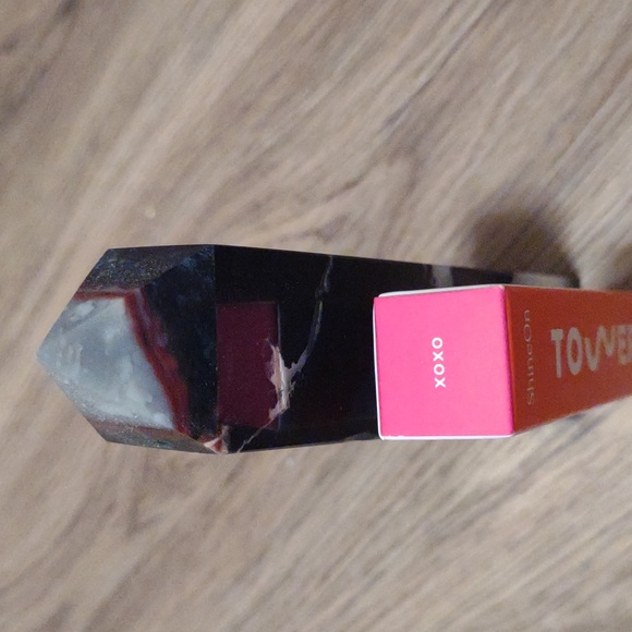 Tower 28 ShineOn Lip Jelly in XOXO - Picture 2 of 3